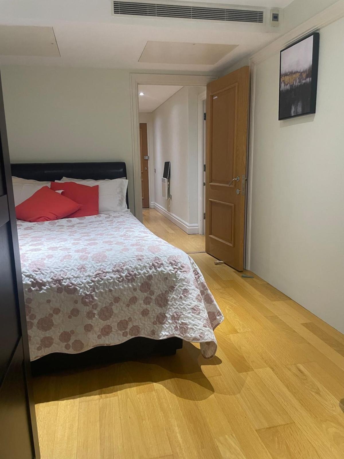 Away From - Flat In Paddington